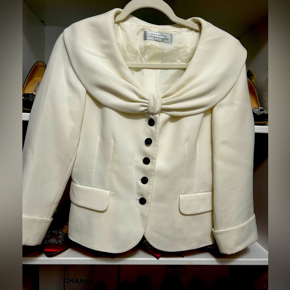 Tahari White Blazer with Draped Collar and Tailored Fit